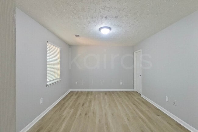 Building Photo - 100 Beaver Pointe Dr