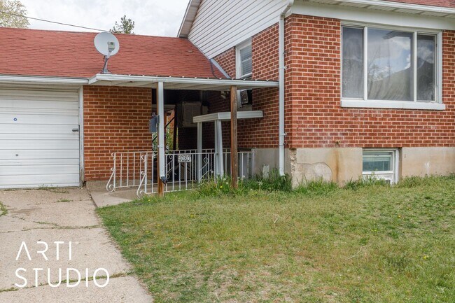 Building Photo - 28th Duplex