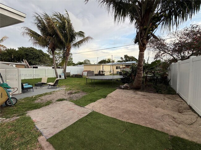 Building Photo - 2241 N 62nd Ave