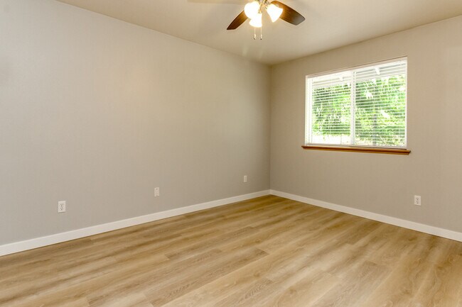 Building Photo - 25807 87th Ave Ct E