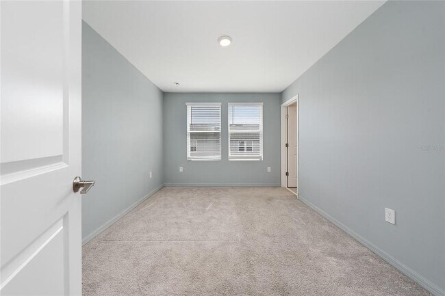 Building Photo - 2060 Viewfinder St