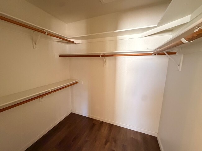 Building Photo - Warm & Charming single level 3 x 2 Home in Stonebridge Lakes!!