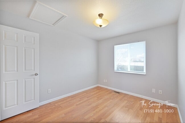 Building Photo - CHARMING 4-BEDROOM HOME NEAR FORT CARSON IN GLEN AT WIDEFIELD - Security Deposit Waiver Available