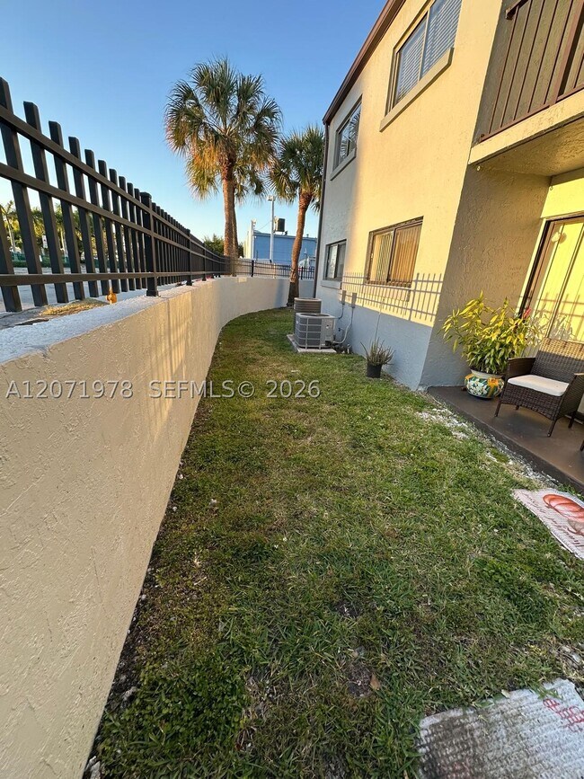Building Photo - 7401 SW 152nd Ave