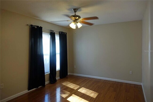 Building Photo - 3024 S Semoran Blvd