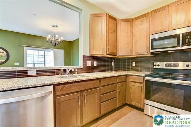 Building Photo - 4492 Cottonwood Dr