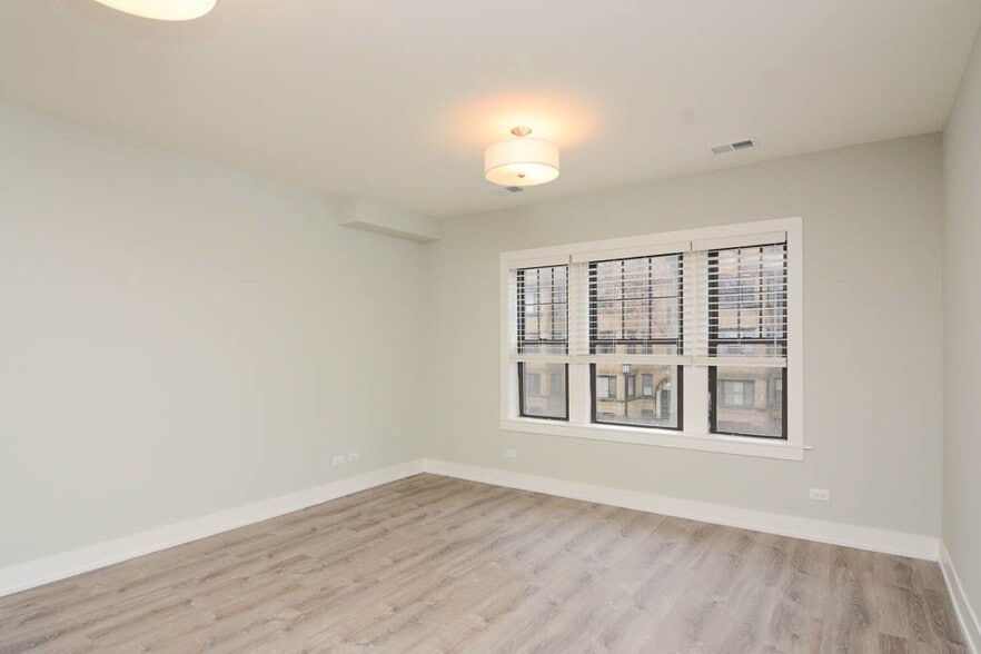 Building Photo - 1152 Maple Ave