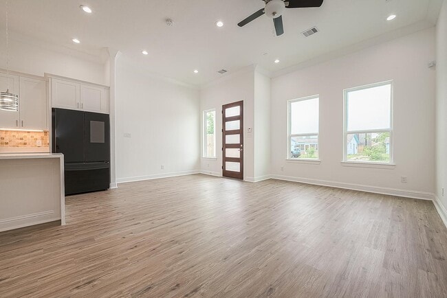 Building Photo - 4319 Rosemont St