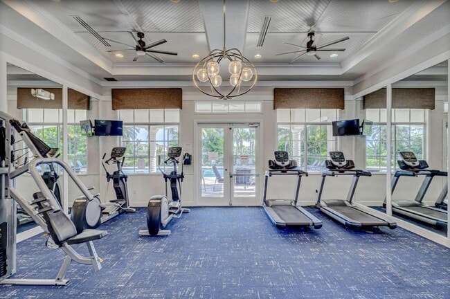 Building Photo - 2025 Sugar Maple Dr