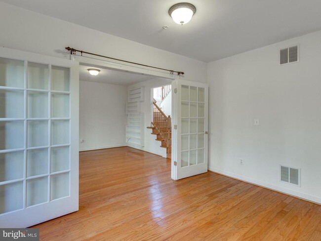 Building Photo - 701 Fitzhugh Way