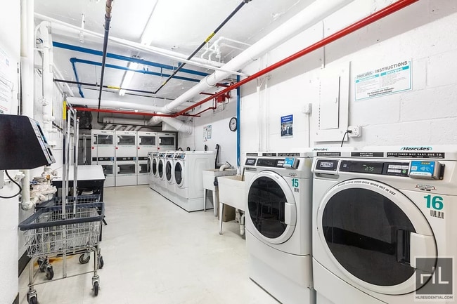 Building Photo - EAST 44 STREET