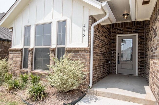 Building Photo - 495 Cherrybark Dr