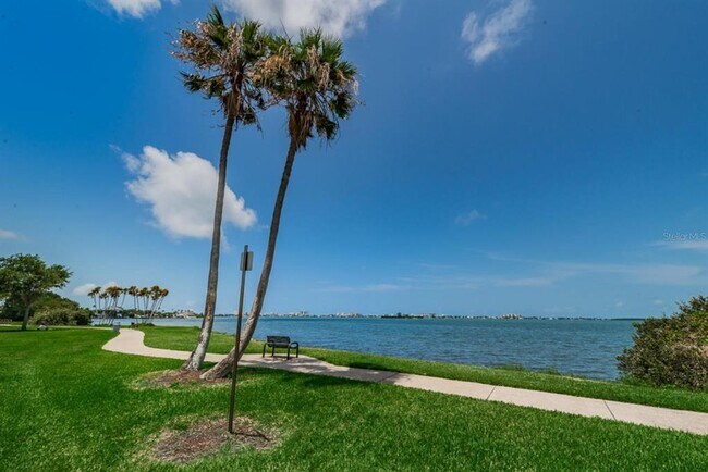 Building Photo - 1233 Sedeeva Cir S