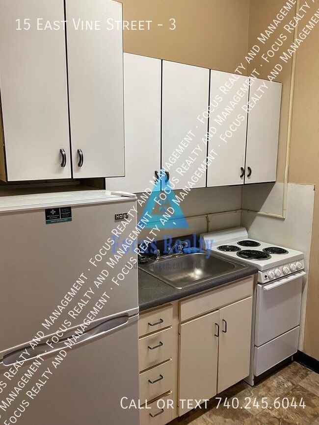 Building Photo - 15 E Vine St