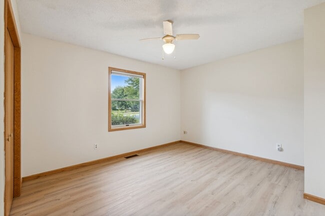 Building Photo - Great Single Family Home in North Hudson