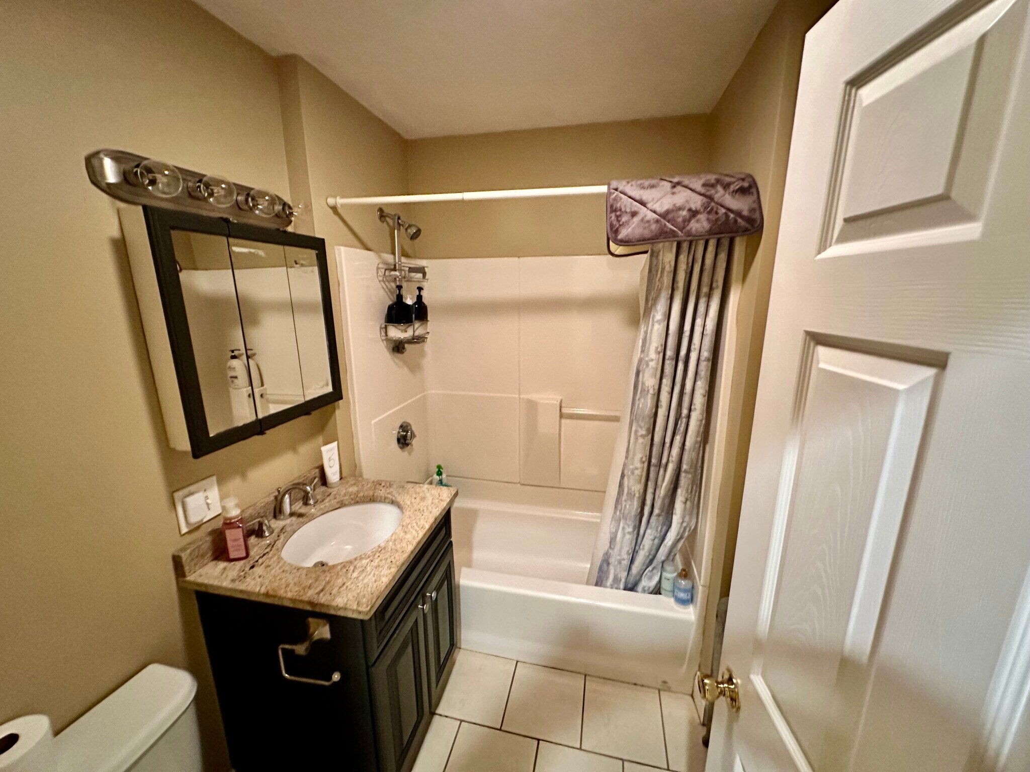 Building Photo - 56 Egmont St