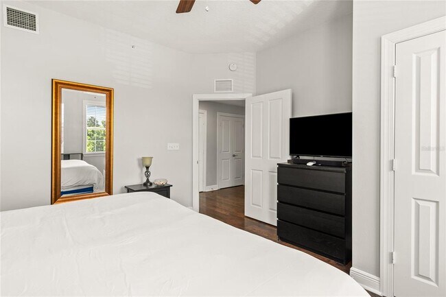 Building Photo - 7615 Heritage Crossing Way