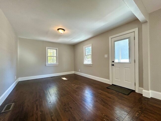 Building Photo - 217 Skyland Ave