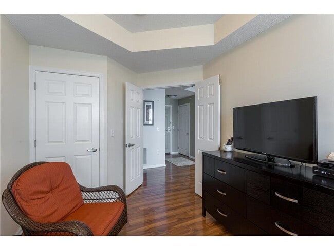 Building Photo - 545 N 1st St