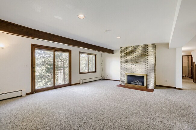 Building Photo - 21648 Mountsfield Dr
