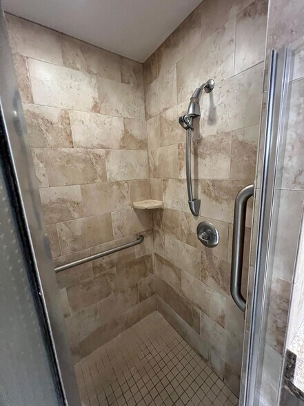 Building Photo - 1060 SW 111th Way