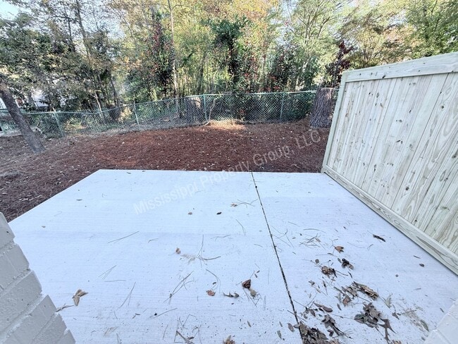 Building Photo - Renovated 2BR/1BA For Rent