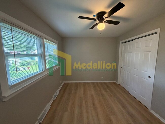 Building Photo - Updated 3-Bedroom Home with Spacious Kitchen