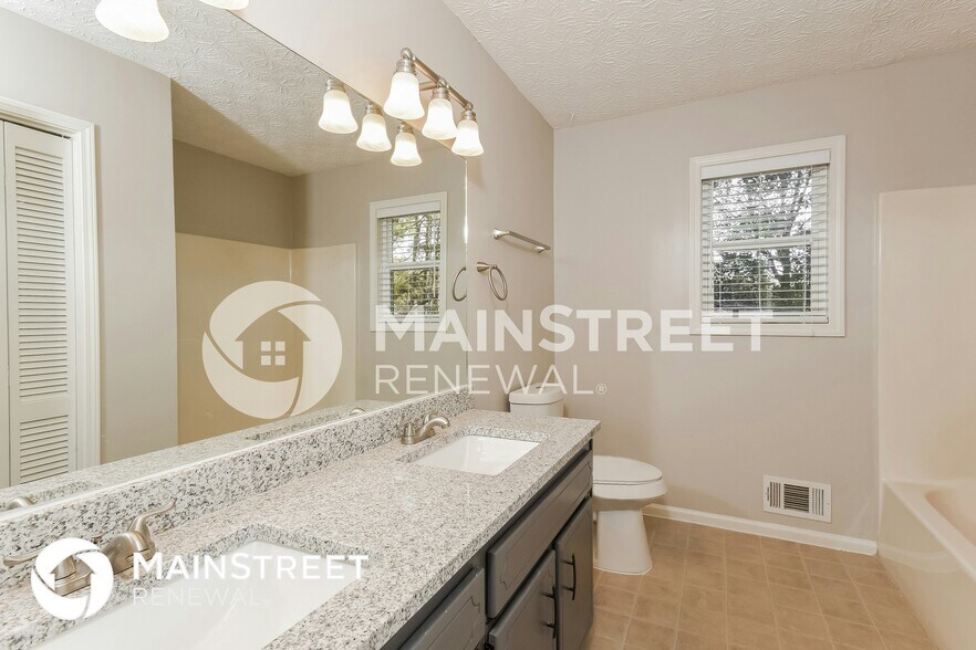 Building Photo - 4809 Nevilly Way