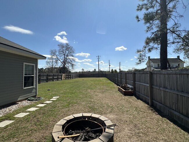 Building Photo - 27 Dove Run Dr