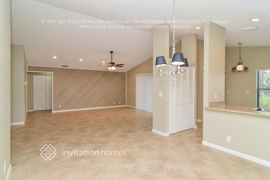 Building Photo - 12667 White Coral Dr
