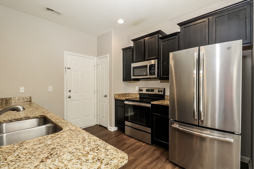 Building Photo - 2541 Meadow Crossing Dr