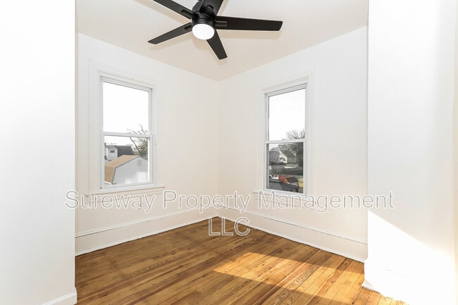 Building Photo - 226 Greenwich Ave