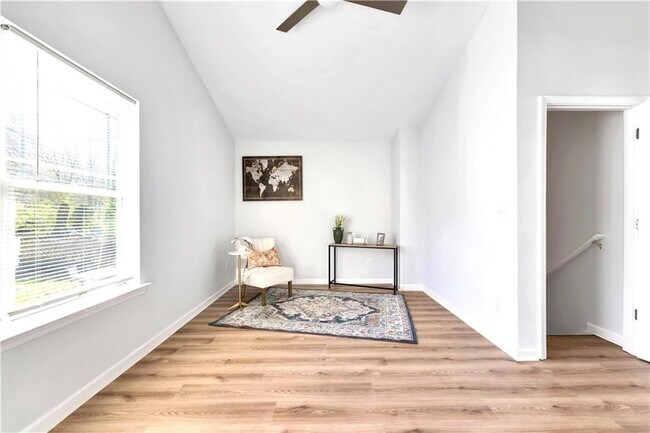 Building Photo - 56 Holly Rd NW