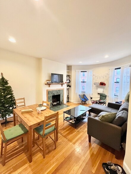 Building Photo - 616 Columbus Ave