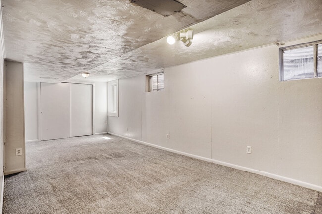 Building Photo - 377 Depew St