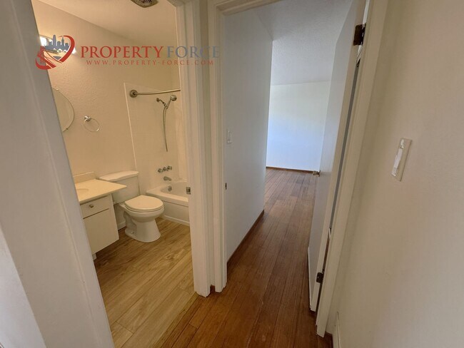 Building Photo - Bright Foster City 4Bed 2Bath Home with Hardwood Floors and Private Yard - OFFERED BY PROPERTY FO...