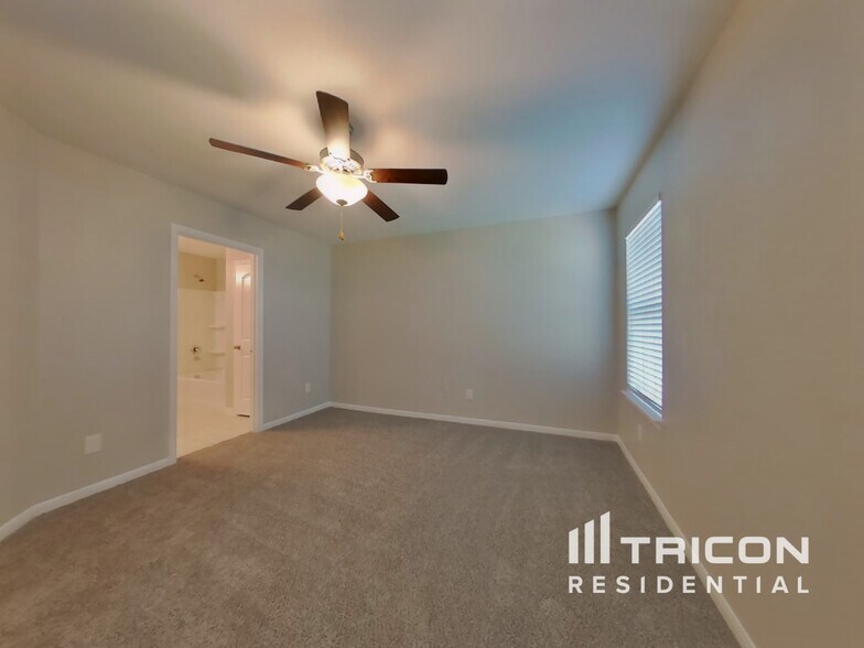 Building Photo - 317 Summer Horse Dr