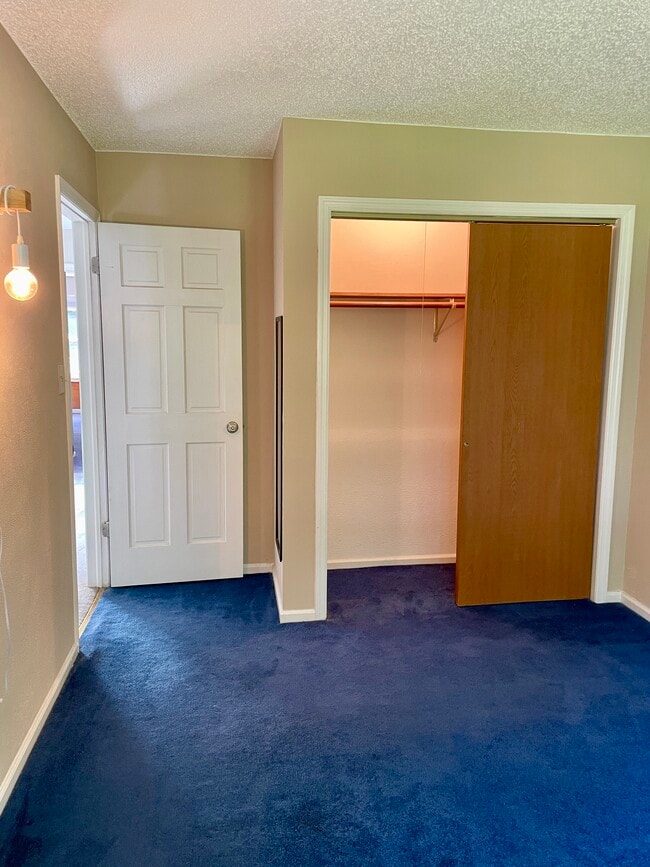 Building Photo - 18 Wilan Ln