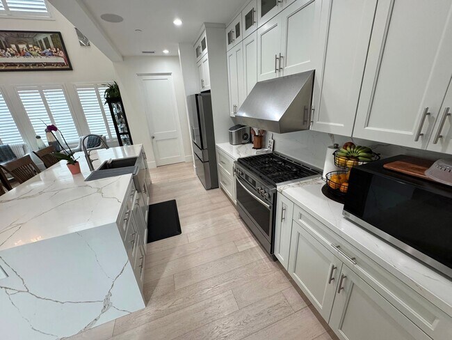 Building Photo - Luxury Coastal Living – Brand New Custom H...