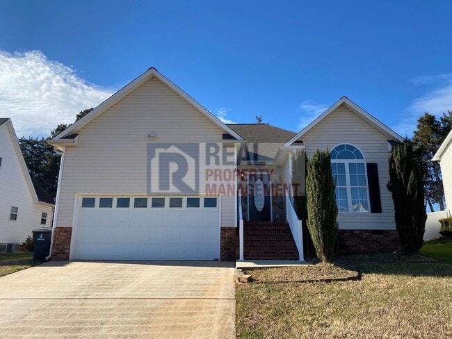 Primary Photo - Newly Renovated Now Ready! One level 3BR/2...