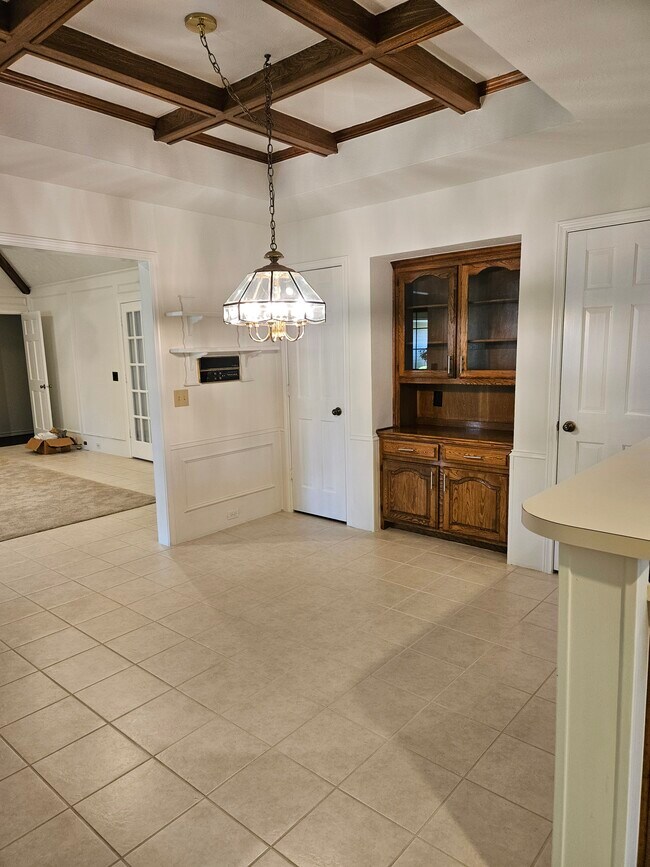 Building Photo - 3913 Davis Cir