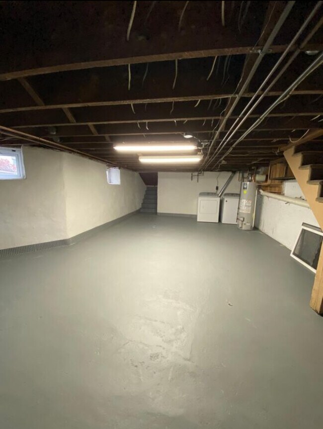 Building Photo - 218 Noble St