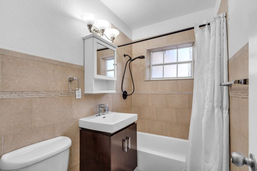 Building Photo - 2970 NW 15th St