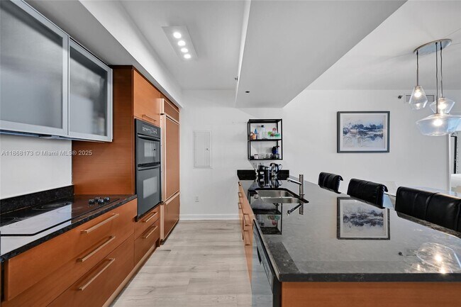 Building Photo - 1830 S Ocean Dr