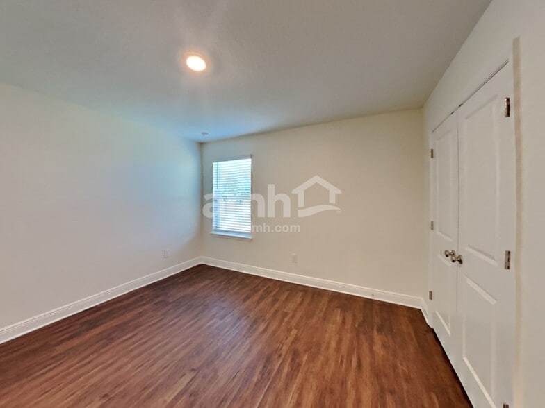 Building Photo - 27305 St Andrews Ave