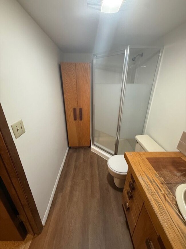 Building Photo - 4 Bedroom, 2.5 Bathroom Townhouse, Close to MSU