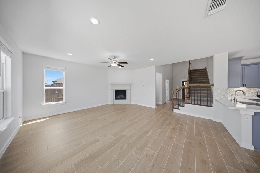 Building Photo - 8007 Chasemont Ct