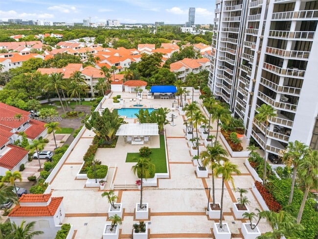 Building Photo - 3610 Yacht Club Dr