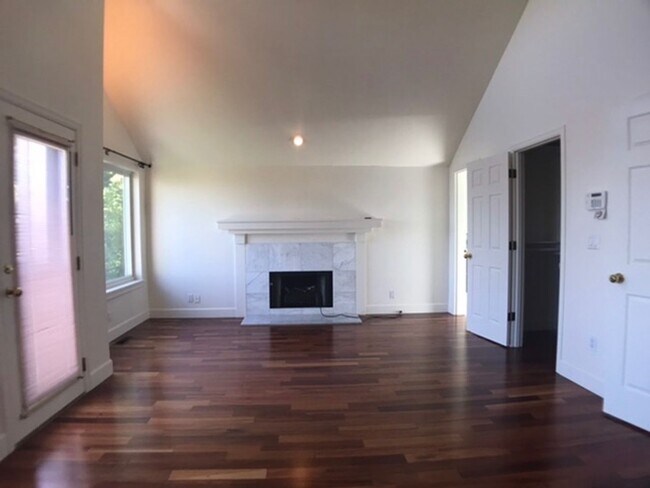 Building Photo - Stunning Goose Hollow-Southwest Hills Home...