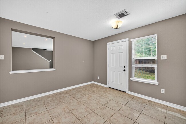 Building Photo - 5615 W Harrow Dr